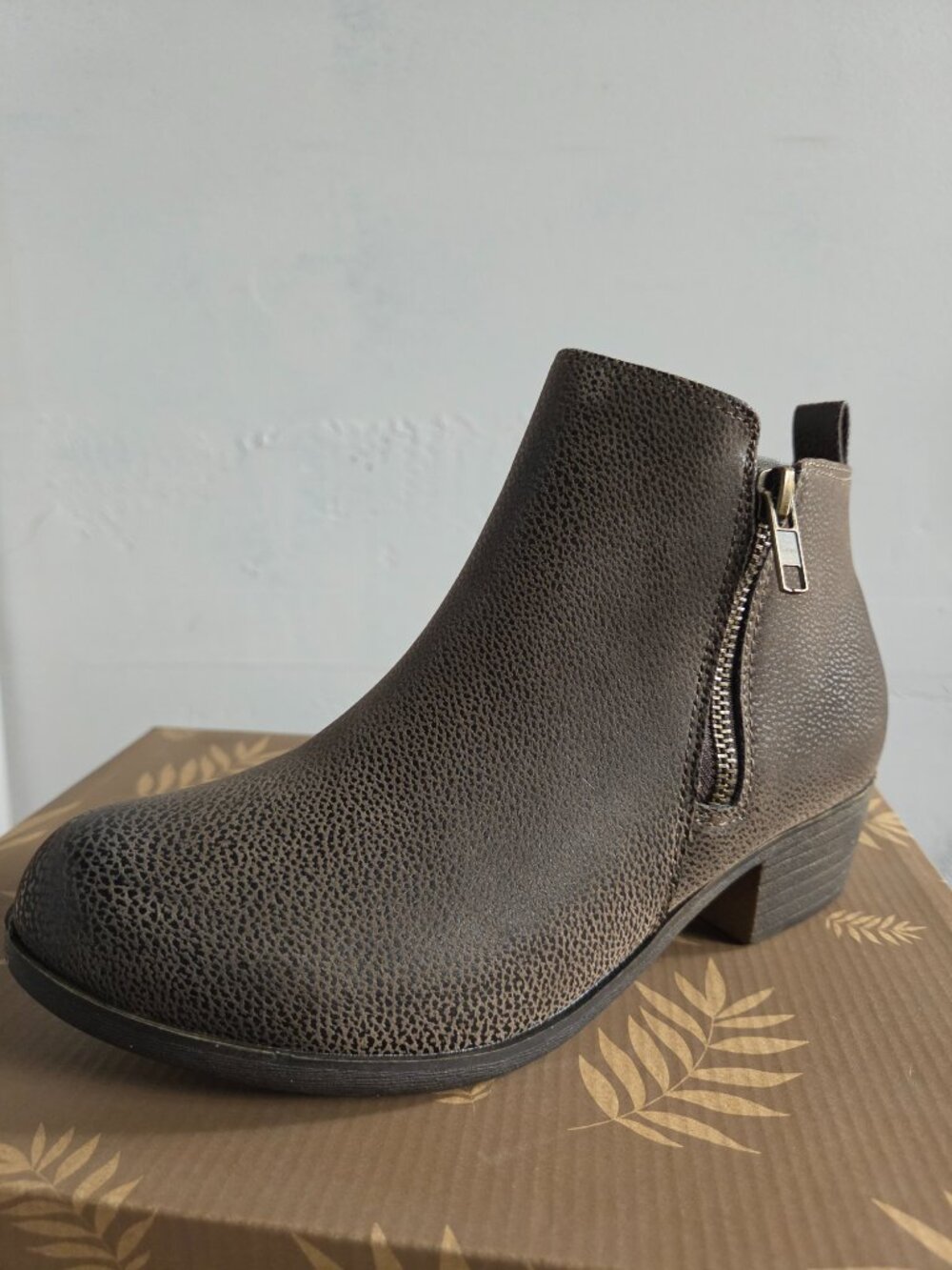 Dunes "Dolly" Brown Rugged Ankle Boots, Sz 6.5W